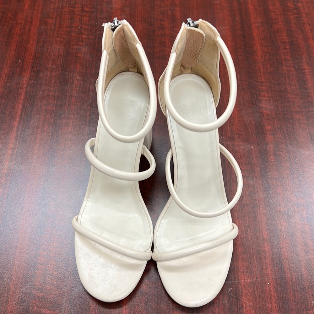 Beige heels
